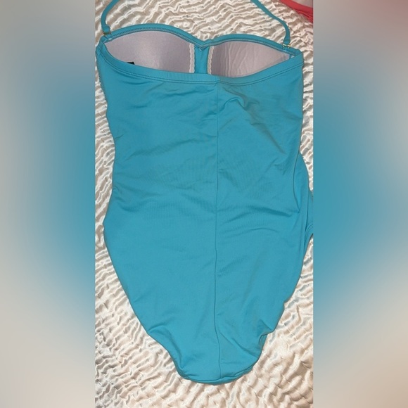 Gorgeous turquoise This bandini swimsuit from La Blanca - Picture 6 of 8